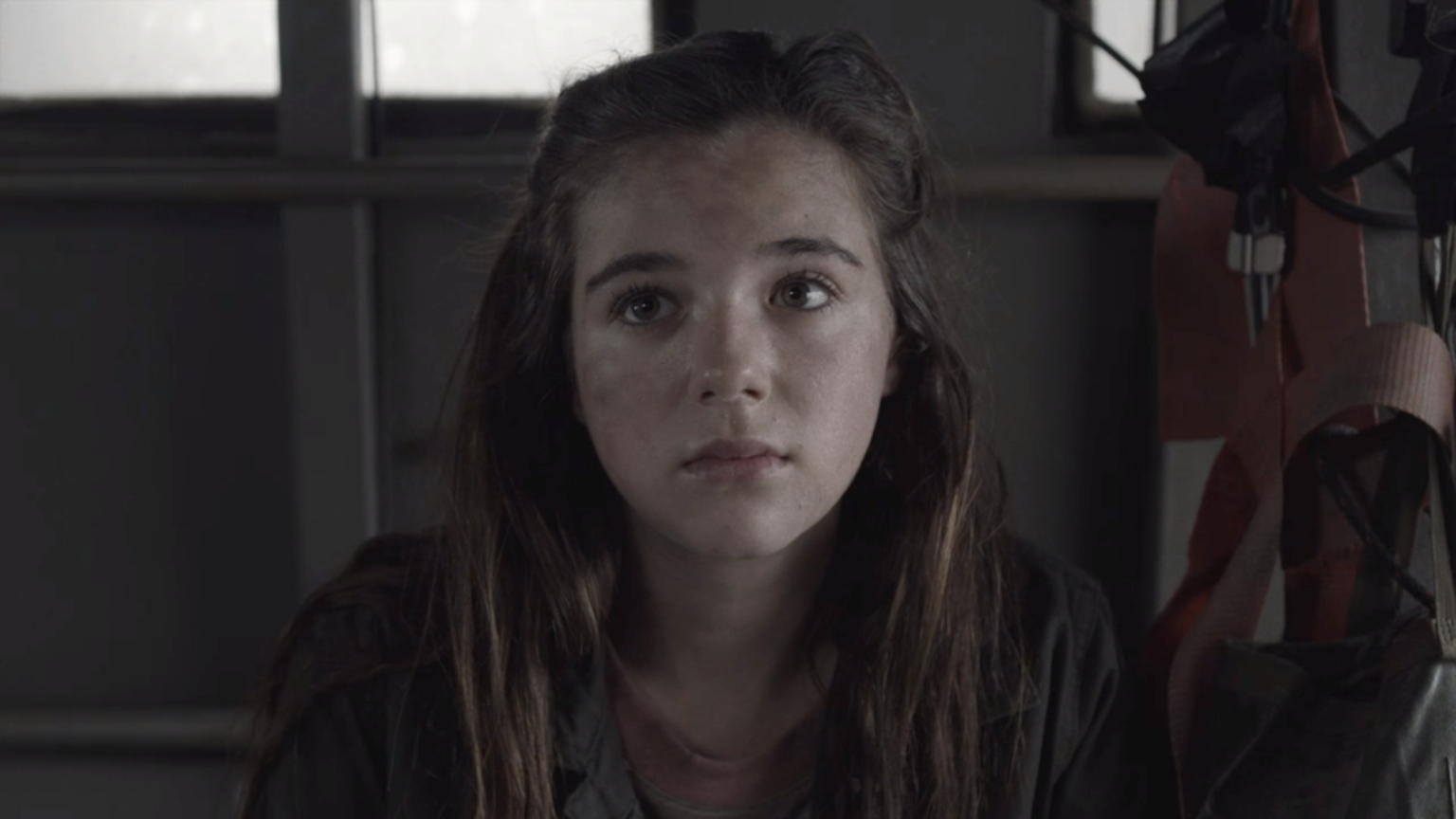 Alexa Nisenson in FtWD 5×12 “Ner Tamid” – Blog by Gidi Kroon